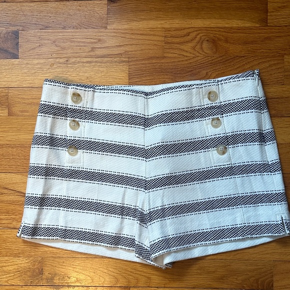 LOFT Pants - LOFT High Waist Striped Button Shorts - Navy & Cream. NWT Size 10 with 4” inseam